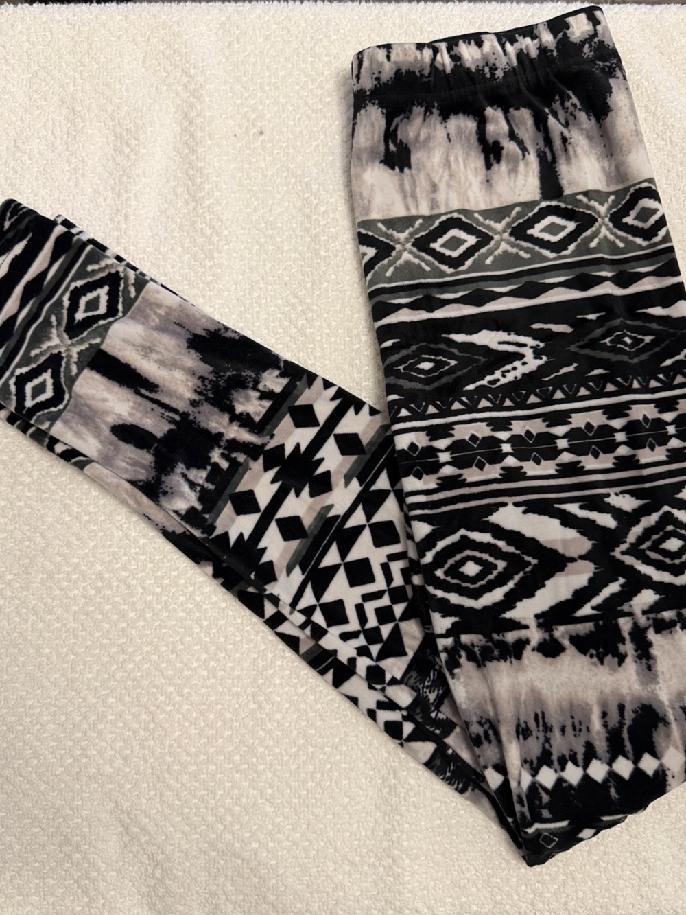 Kids Black & Gray Aztec Print Leggings